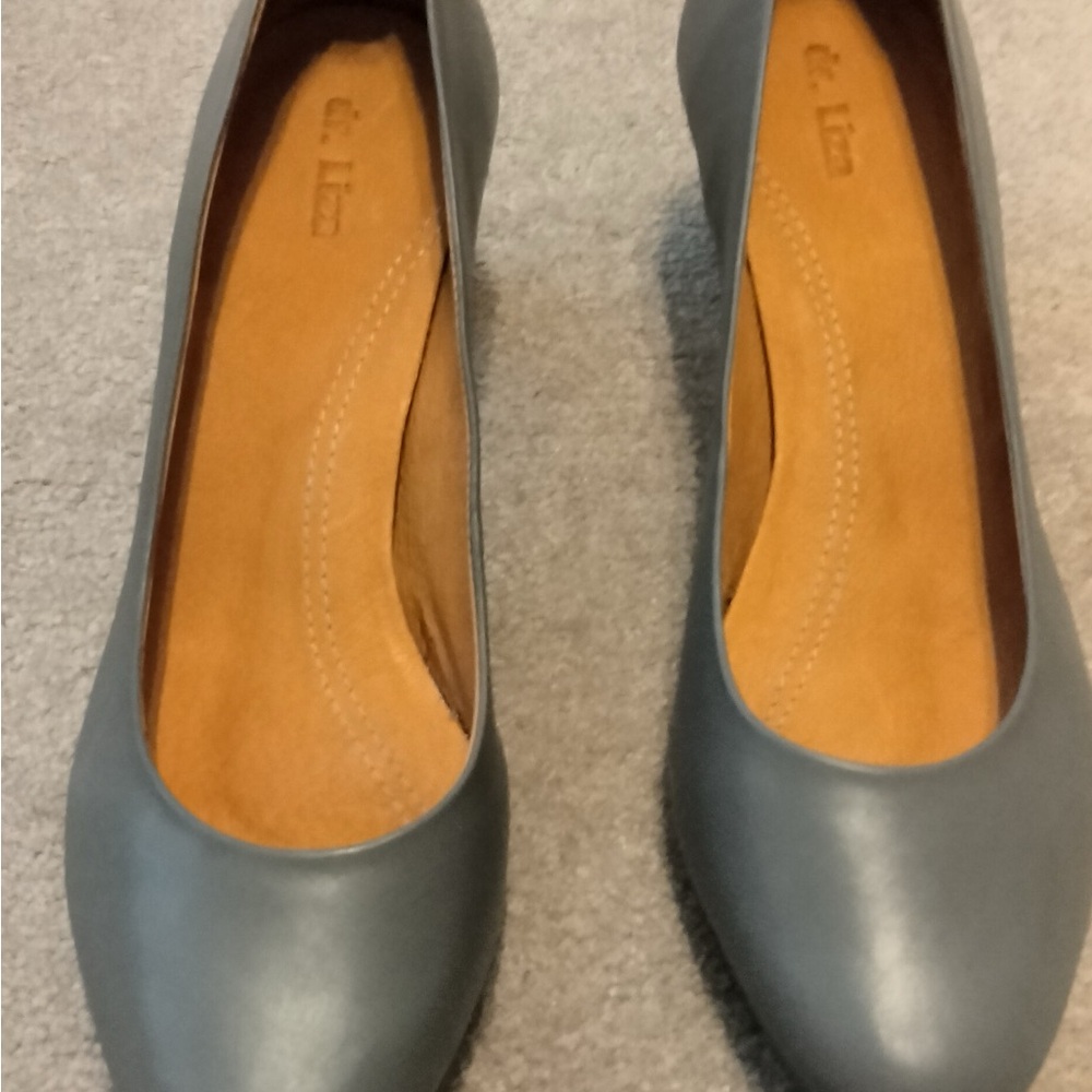 Dr. Liza Sneaker Pump